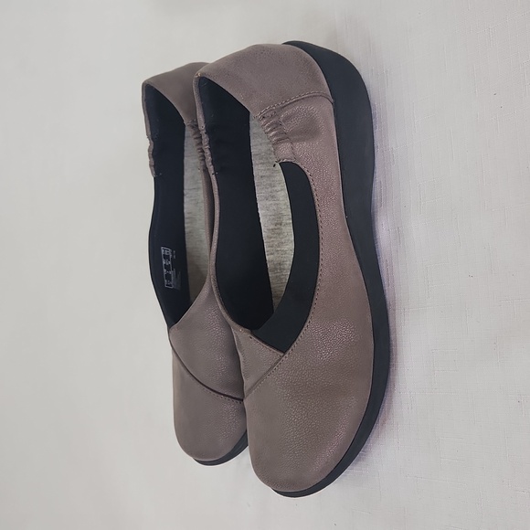 Clarks Cloudsteppers Sillian Greer Loafers Flats. Size 7 - Picture 4 of 7